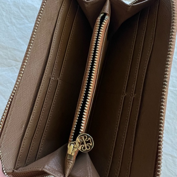 Tory Burch wallet - Picture 4 of 5